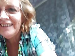 Dous homes e unha madura quente